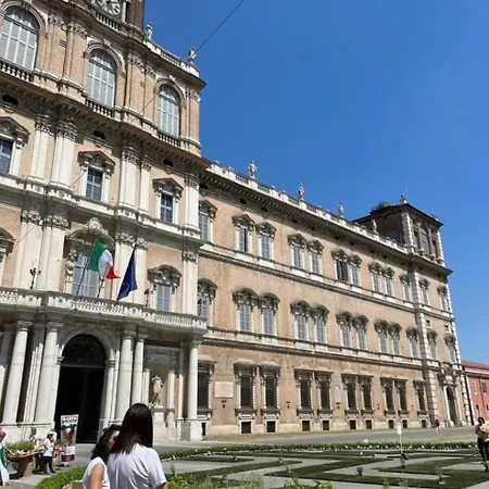 Apartament Centro Di Grazioso Modena